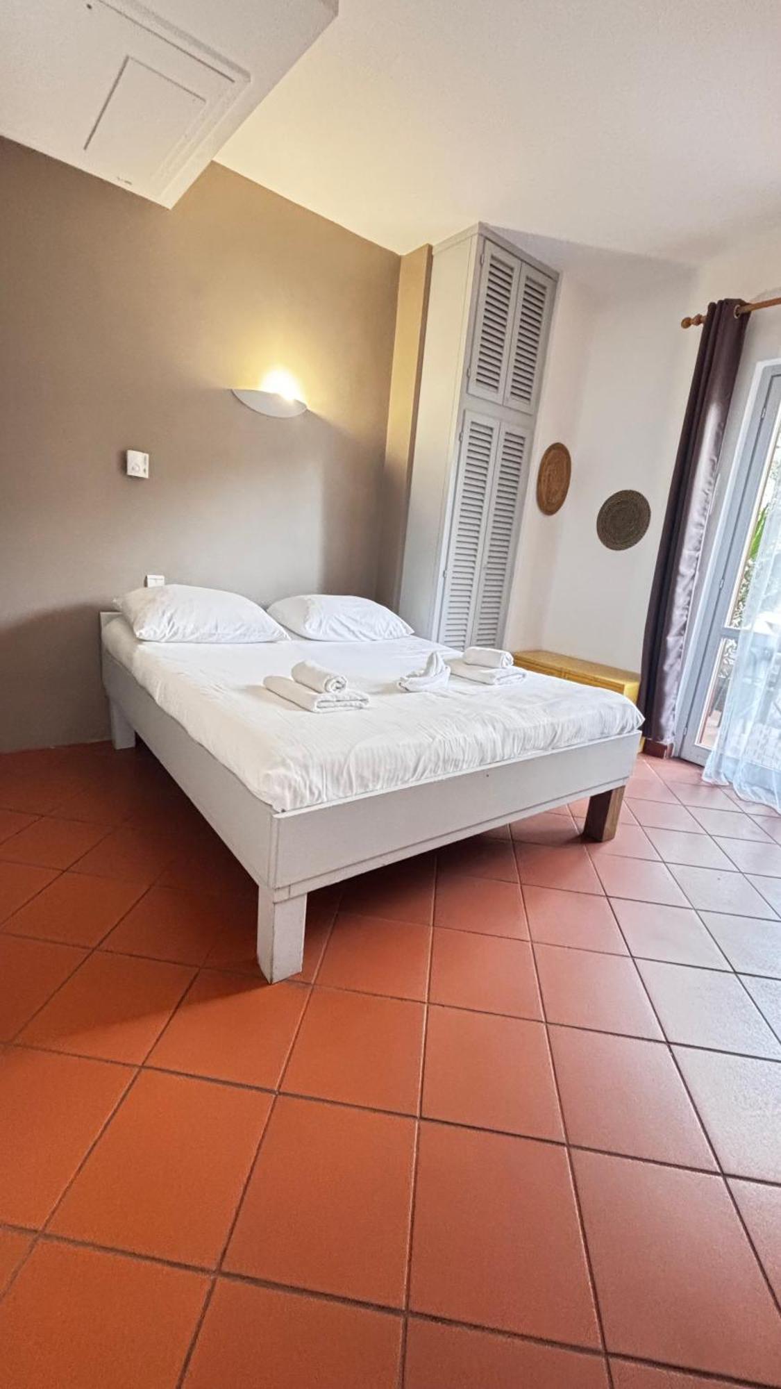 Hotel La Bastide Le Lavandou Buitenkant foto